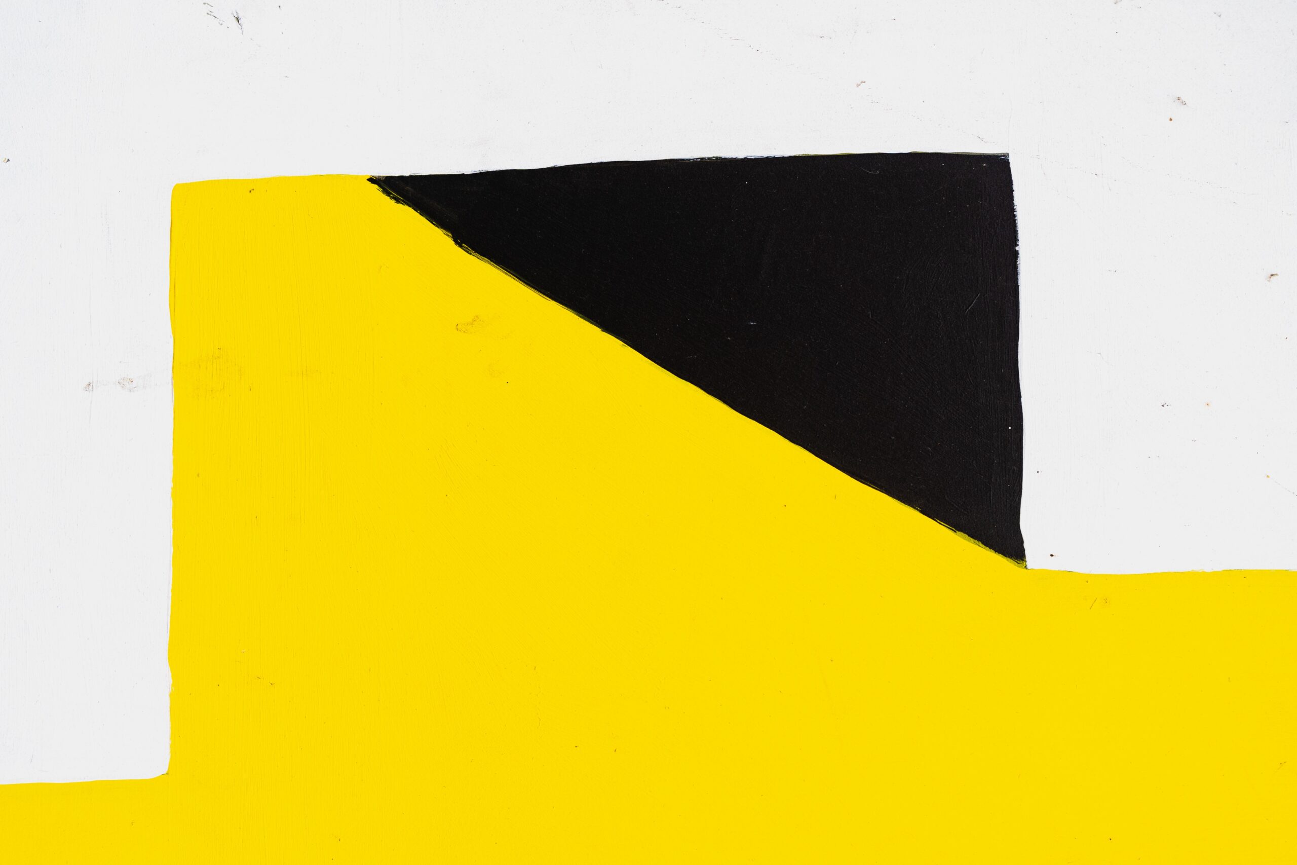 Yellow Black White by Dan Gold - https://unsplash.com/@danielcgold